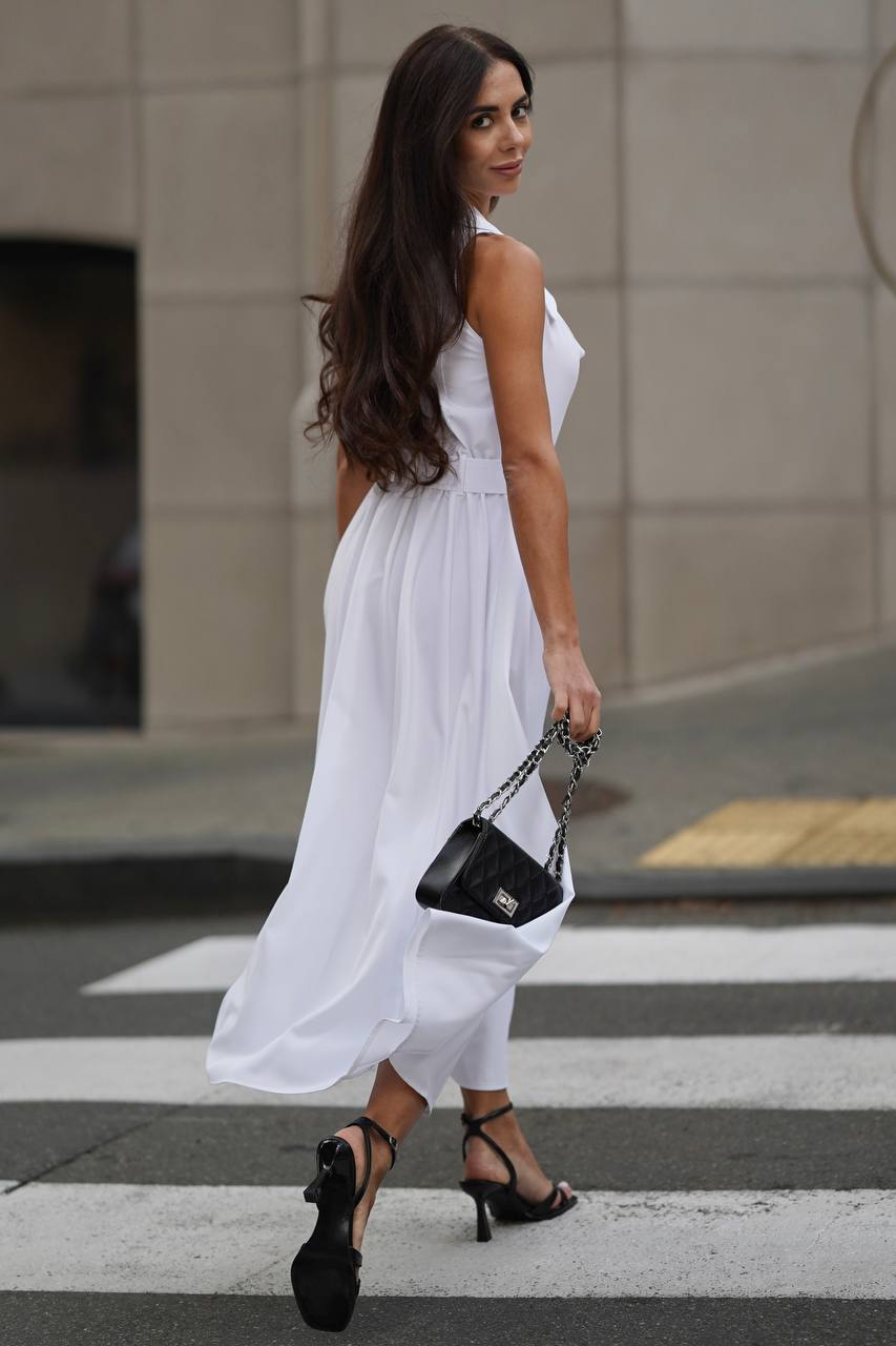 Elegante vestido blanco de mujer