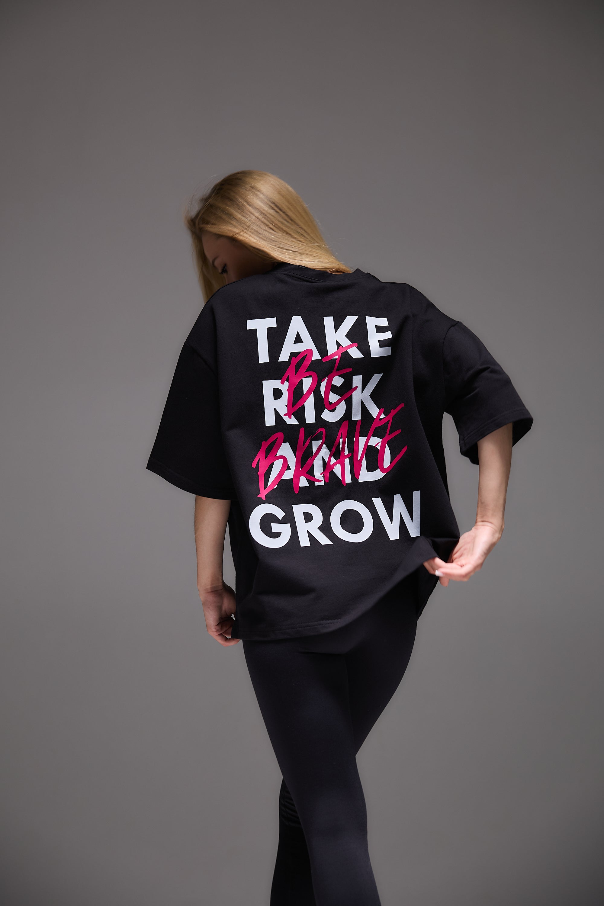 Camiseta básica oversized “Take risk and grow”