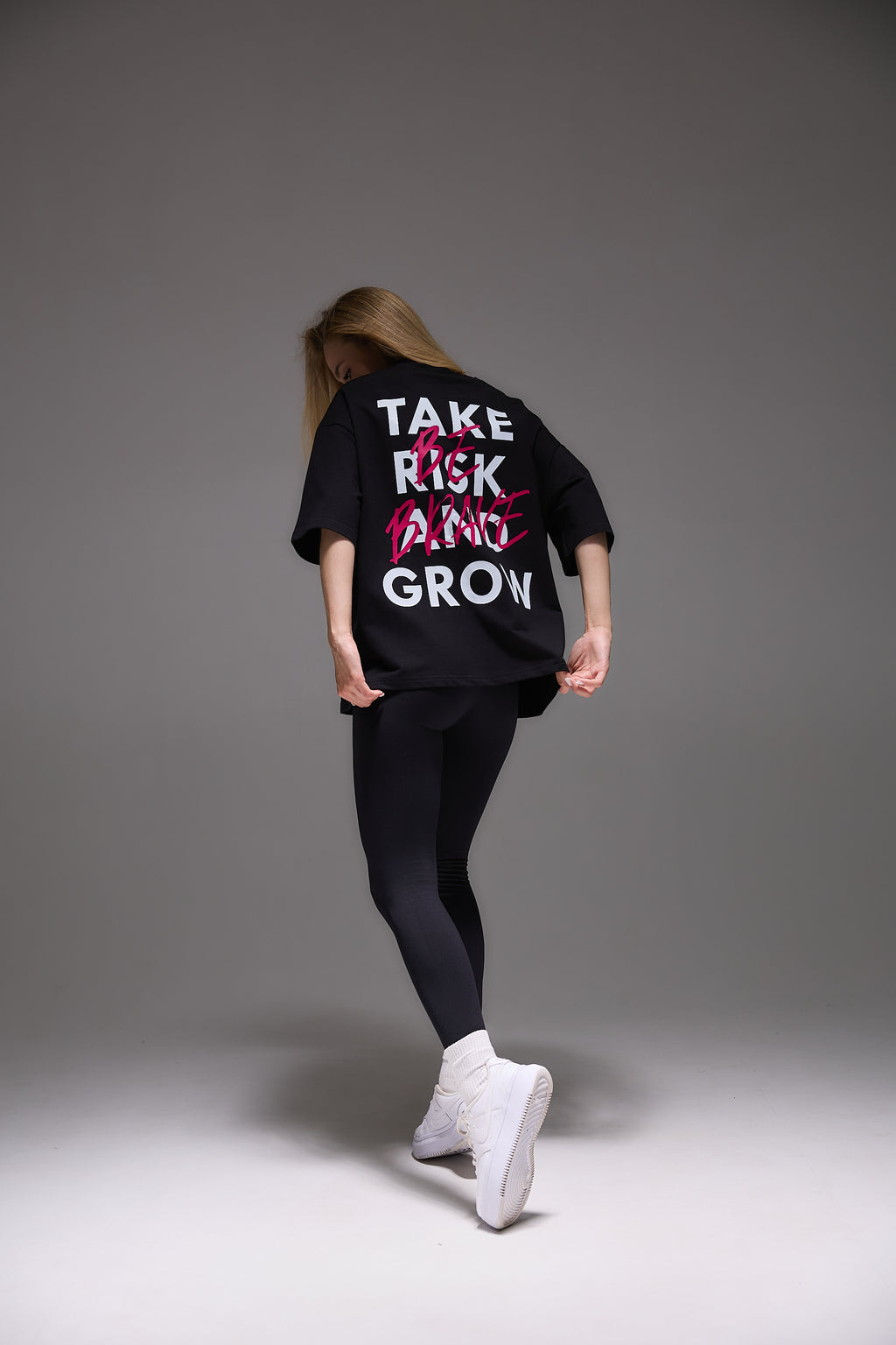 Camiseta básica oversized “Take risk and grow”