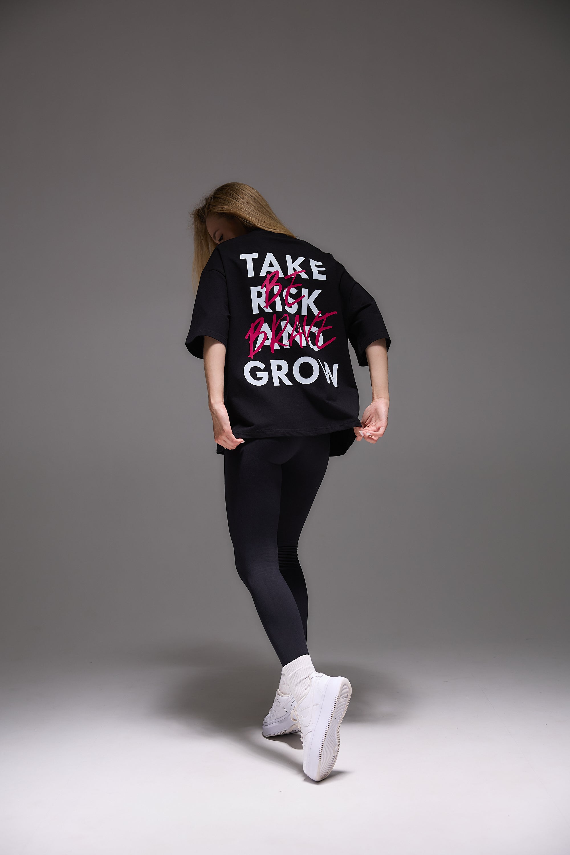 Camiseta básica oversized “Take risk and grow”